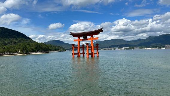 Hiroshima & Miyajima: 2 UNESCO Sites 1-Day Small Group Tour