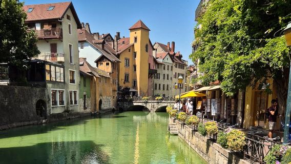 Annecy self-guided audio walking tour (10 stops, approx. 2 hrs)