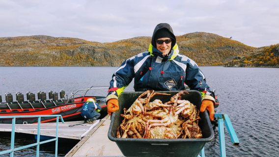 Pengalaman kegiatan/aktivitas Kepiting Raja Kirkenes di Norwegia (Mencicipi Kepiting Raja + Keberangkatan Opsional dari Beberapa Lokasi di Finlandia + Tersedia di Musim Panas, Musim Gugur, dan Musim Dingin)