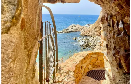 西班牙布拉內斯&濱海托薩一日遊【藍色大海&平台熱銷100+】