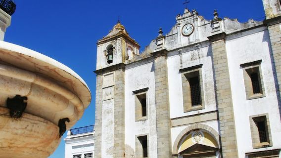 Évora: Geführte Stadtrundfahrt + Weinverkostung