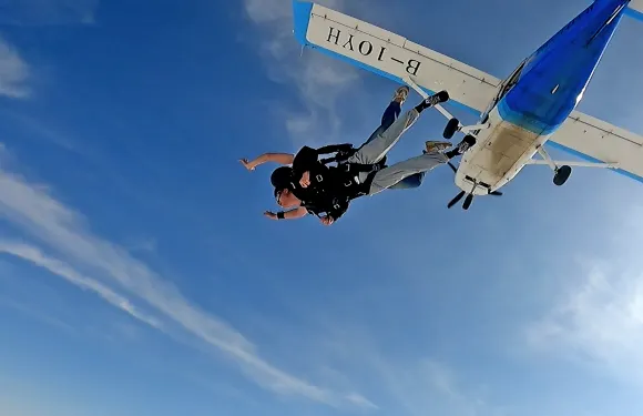 江南輝煌衡陽跳傘基地3000公尺高空跳傘票大小同價