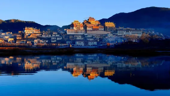 Shangri-La, Yunnan tour guide service [Chinese/English booking required 3 days in advance/Lijiang multi-attractions/certified professional guide]