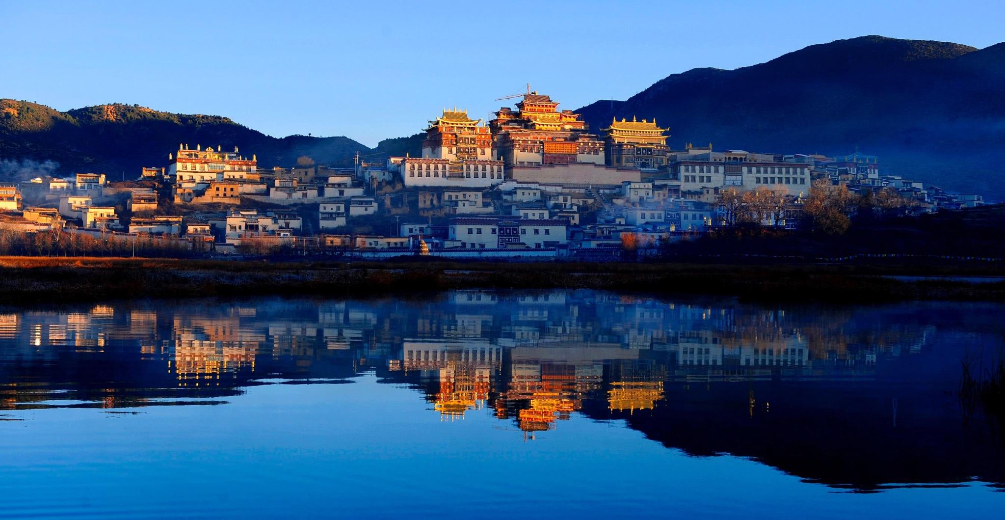 Shangri-La, Yunnan tour guide service [Chinese/English booking required 3 days in advance/Lijiang multi-attractions/certified professional guide]