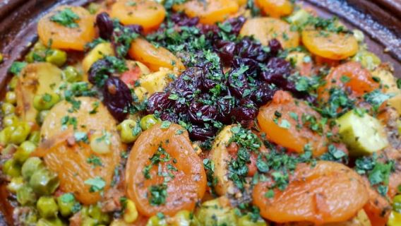 Clase privada de cocina fusión de 8 platos con un plan de menú y un menú de mercado.