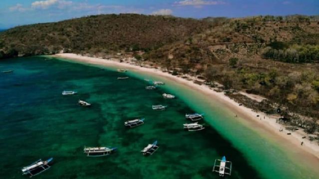 Tour di un giorno nel sud-est, spiaggia rosa di Lombok e isola di Gili