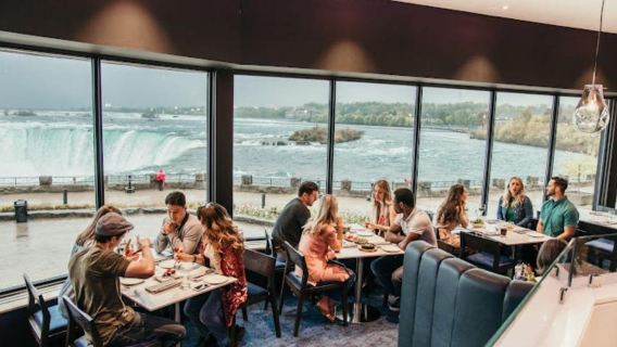 Dari Toronto: Tur Air Terjun Niagara dengan Perjalanan & Makan Malam