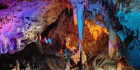芙蓉洞+芙蓉江一日遊【包含入場門票+來回索道+芙蓉江船票】