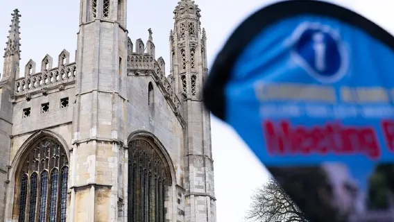 Privé |Visite de l'université de Cambridge par des anciens élèves et de la chapelle du roi