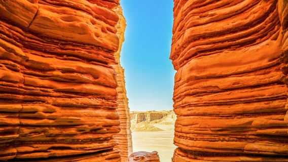 [Premium Direct Bus] Xinjiang Hami Great Silk Road: Convenient round trip to scenic areas, highlighting key attractions.