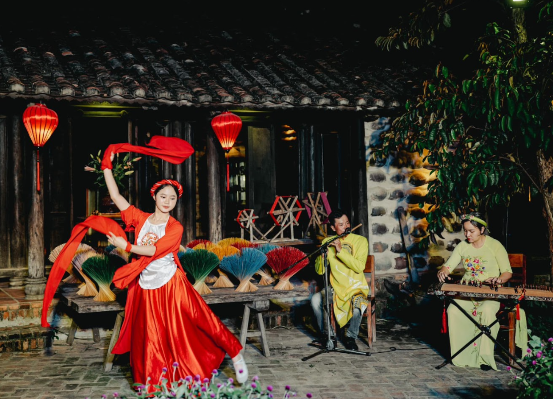 Nha Trang: Vietnamese Cuisine and Cultural Experience with Folk Show