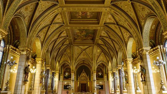 Budapest: Visita guiada al edificio del Parlamento en español