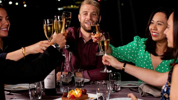 Seine River: 4-Course Dinner Cruise with Live Music