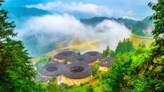 Lawatan Sehari ke Bandar Lama Yun Shui Yao Nanjing + Tulou Tianluokeng untuk 8 Orang dengan Kerusi Bebas & Hadiah Menaiki Bangunan Tanpa Perlu Tukar Kenderaan