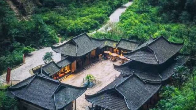 Chongqing Three Natural Bridges + Longshuixia Fissure Gorge + Wujiang Gallery with Hotel Transfer (Chinese/English Speaking Driver Optional)