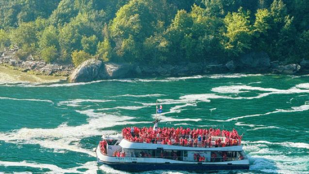 Da New York City a Niagara Falls Tour di un Giorno con Opzione Stagionale Maid of the Mist