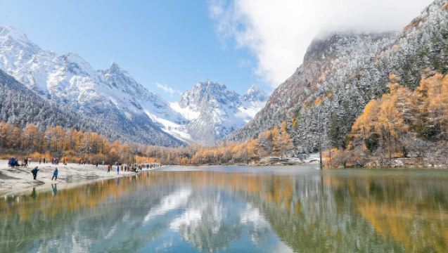Tur pribadi perjalanan satu hari di Lembah Bipeng | Termasuk tabung oksigen + air mineral | Antar jemput ke lokasi | Tidak termasuk tiket masuk