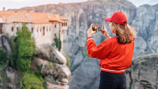 1-Day Tour to Meteora, the Sky City of Greece [Including Lunch + Multilingual Guide + Round-Trip from Athens]