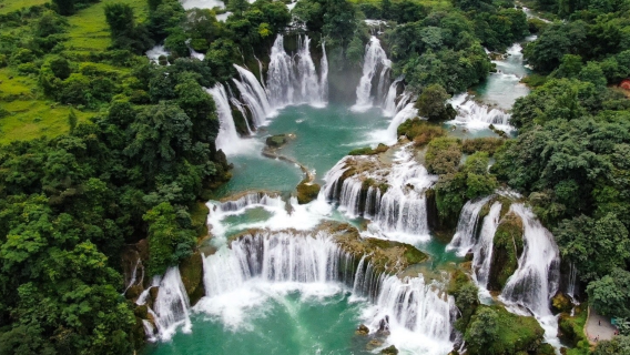 Private small group tour to Detian Transnational Waterfall Scenic Spot and Mingshi Rural | Nanning hotel transfer + English-speaking guide