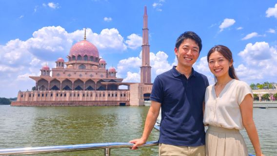 ゆっくり10時出発!クアラルンプール郊外 人気3大スポット(バツー洞窟・ブルーモスク・ピンクモスク)【日本語ガイド付き】