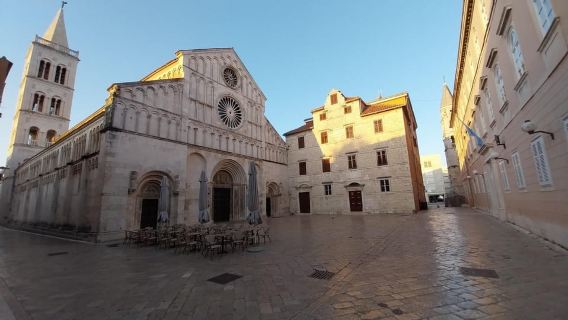 Zadar: Old Town Walking Tour – Heritage & Pilgrim Stories