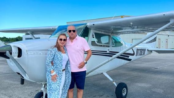 Miami: Downtown Private Airplane Tour with Soft Drinks