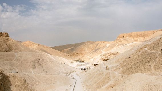 Desde Hurgada a la orilla oeste de Lúxor: Valle de los Reyes, Hatshepsut y los Colosos de Memnón