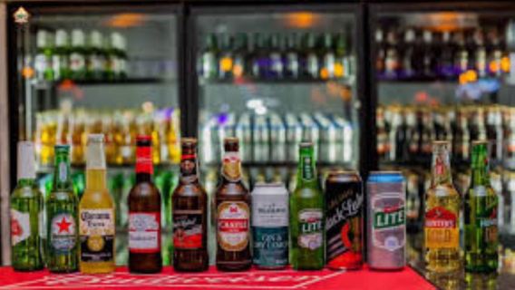 Livingstone: Nightlife Pub and Club Tour with Transfers