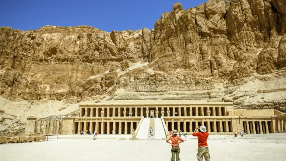 Hurghada to Luxor highlights 1-day tour (admission ticket + lunch + guide + transfer)