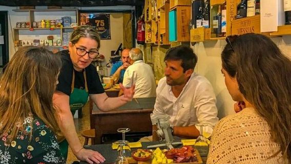 4-Hour Traditional Portuguese Food & Wine Tour in Porto