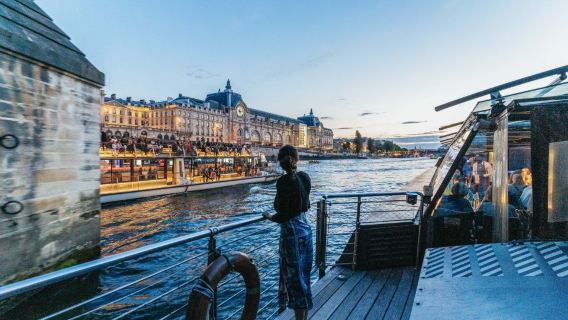 ล่องเรือ การล่องเรือ ริมแม่น้ำแซนในปารีส ประเทศฝรั่งเศส (2.5 ชั่วโมง + พื้นที่รับประทานอาหารหลายแห่ง)