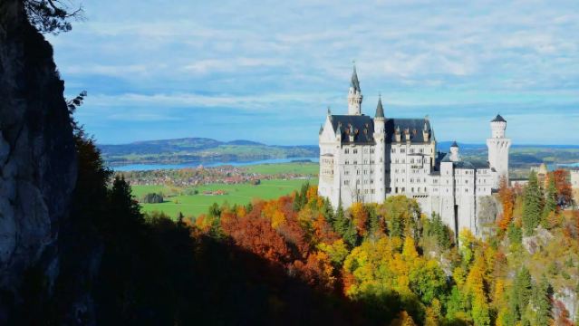 德國慕尼黑新天鵝堡阿爾卑斯湖包車一日遊