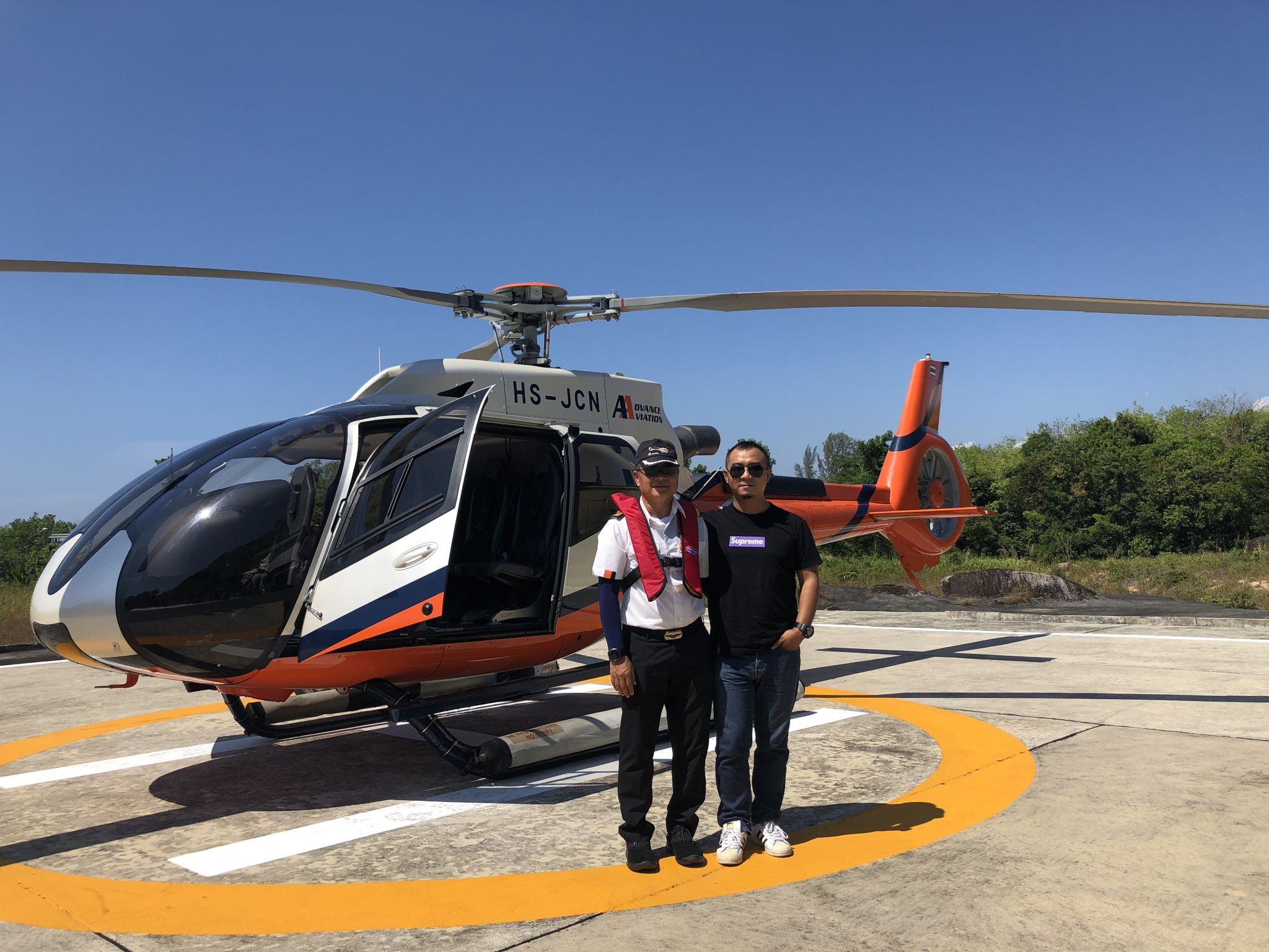 ภูเก็ต ประเทศไทย [เฮลิคอปเตอร์|ประสบการณ์บินสุดตื่นเต้นกับเครื่องบินปีกตรึง อุปกรณ์ถ่ายรูปสุดฮิต จองขั้นต่ำ 2 คน