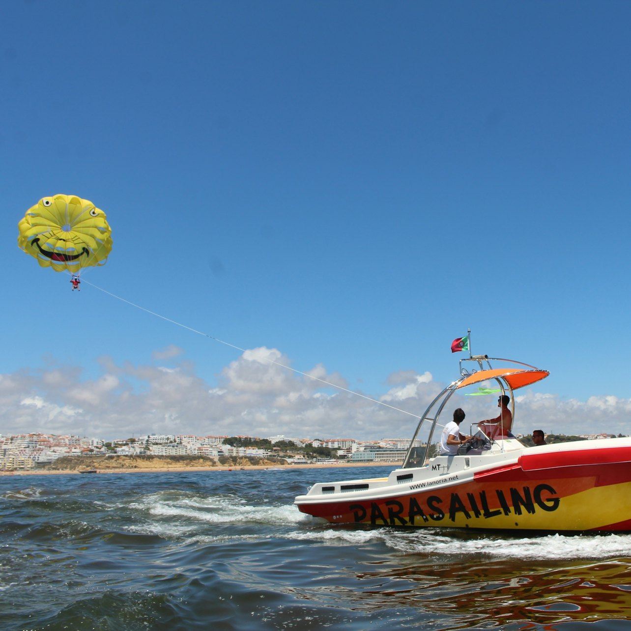 Albufeira: Parasailing Experience