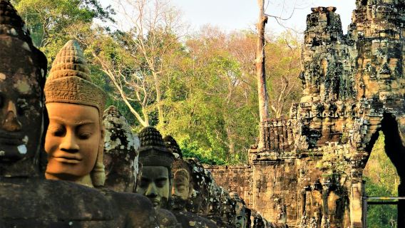 Angkor Wat: Full Day Guided Tour