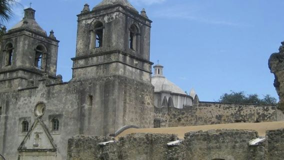 San Antonio: Small Group Night Tour + River Cruise + Tower of the Americas Entry