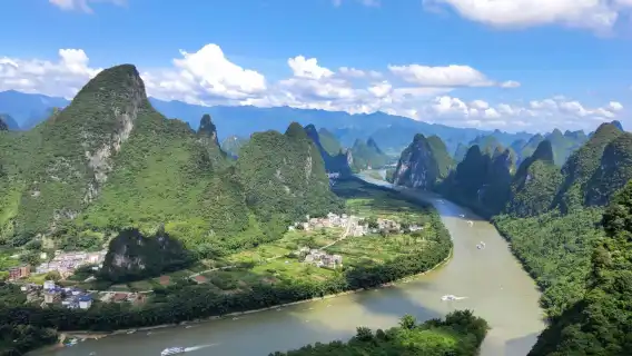 구이린 1일 투어: 갈대피리 동굴, 샹공 언덕, 대나무 뗏목, 야간 쇼 관광