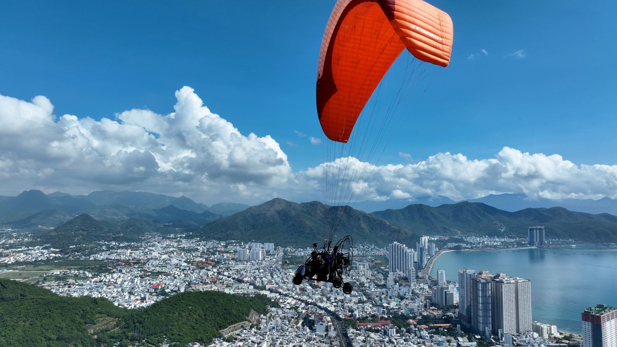 Experiencia de vuelo en paramotor en Nha Trang [Experiencia en paramotor]