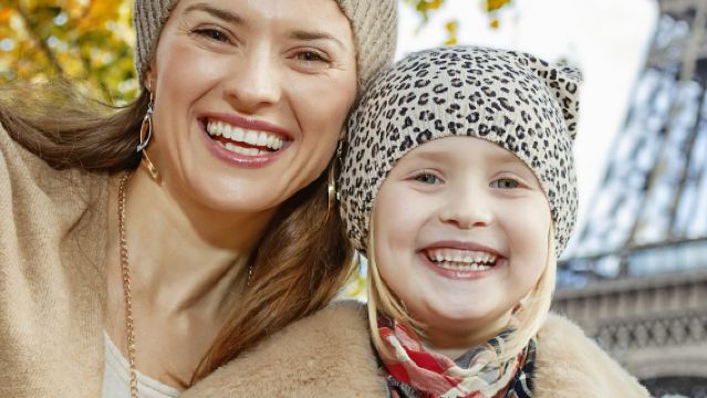 Eiffel Tower: Reserved Entry + Morning Tour with Host