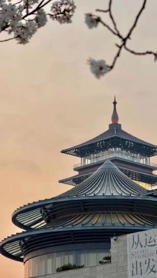 Yangzhou 1-day Tour by Private Charter: Grand Canal Museum + Slender West Lake + He Garden + Daming Temple (Chinese and English Service Available)