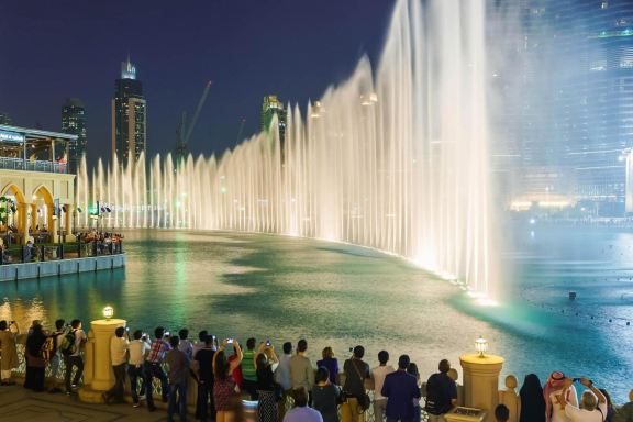 From Ras Al Khaimah Private Tour: Dubai by Night with Cruise & Fountains