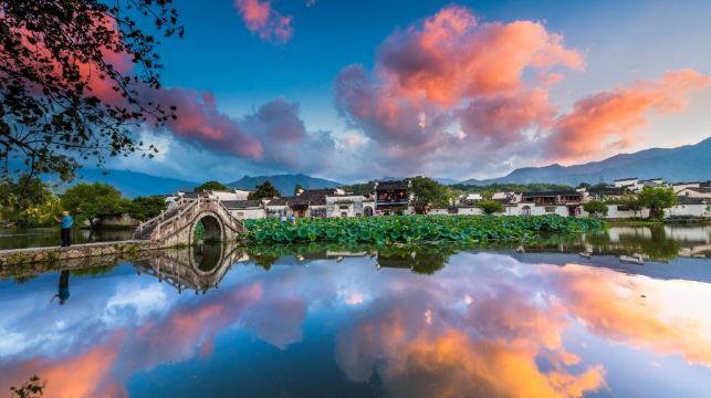 安徽宏村+木坑竹海+西遞一日遊+選中英俄導遊 EA