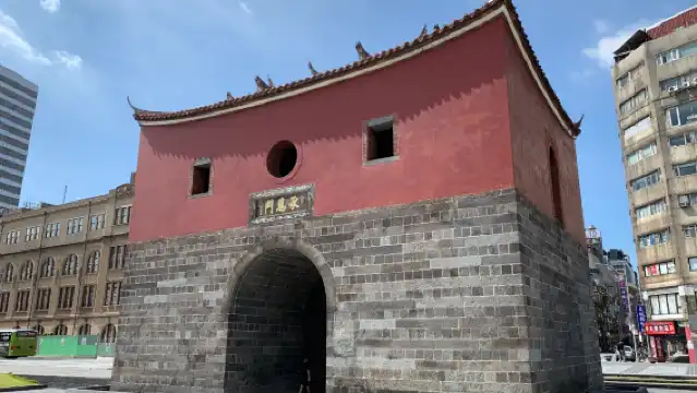 台灣觀光巴士團{觀光局主導}～台北經典一日遊[拼車.2人成行}