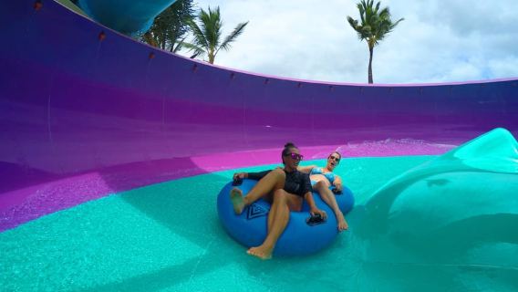 Oahu: biglietto per il parco acquatico Wet 'n' Wild con trasferimento a Waikiki