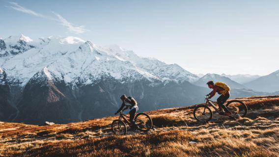 Punto di vista sui ghiacciai di Chamonix in ebike