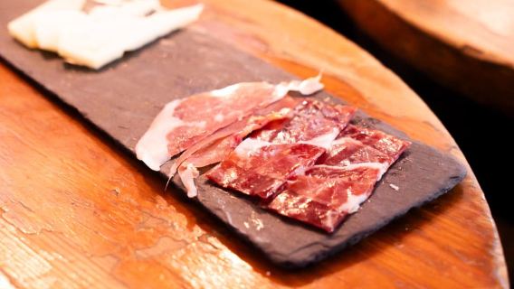 Malaga: tour del vino e delle tapas con degustazioni e bevande