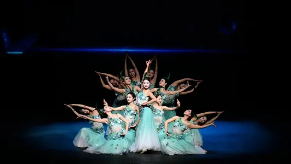 [Yunnan] «Eterno Romance de Lijiang» (acrobacias aéreas + Reino de las Mujeres + festín de cultura étnica)