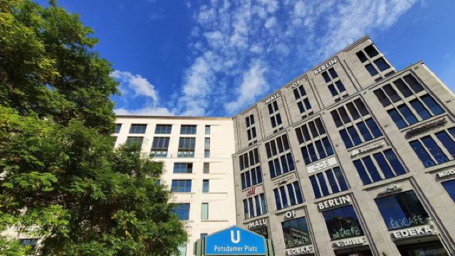 Lawatan sehari di Berlin, Jerman: Brandenburg Gate + Katedral Berlin + Pulau Muzium + Potsdamer Platz