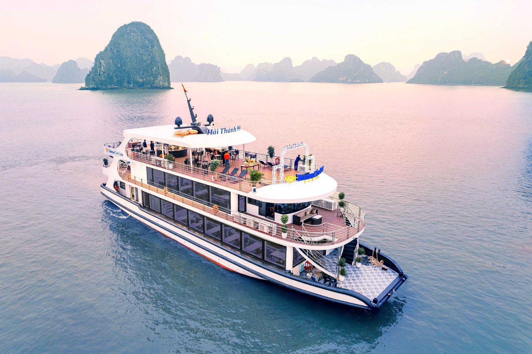 [Luxury 5-star cruise] 1-day tour to Hanoi Ha Long Bay + Sung Sot Cave + Ti Top Island + Thien Cung Cave