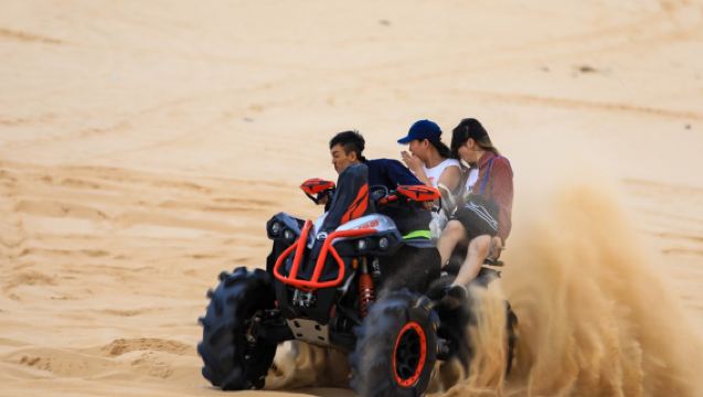 [Pakej Kumpulan Kecil Bahasa Cina] Lawatan Sehari Ho Chi Minh ke Mui Ne + Kampung Nelayan Mui Ne + Fairy Stream + Bukit Pasir Putih + Bukit Pasir Merah
